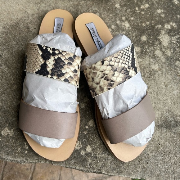 Steve Madden Carena Snake Print Cream Tan Casual Sandals Sz-8. O - Picture 4 of 9